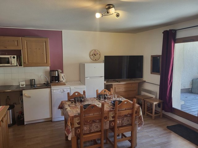 Appartement Cosy 2 Pièces avec Terrasse Face aux Pistes à Montgenèvre FR-1-266-94 - Montgenèvre