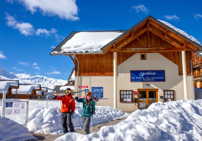 https://d1wek41qnoimq7.cloudfront.net/product/110/W/O/residence-les-chalets-des-marmottes-3-8f2cac89.JPG