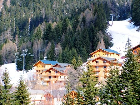 https://d1wek41qnoimq7.cloudfront.net/product/155527/W/O/chalet-arrondaz-j-84f0aaf7.jpg
