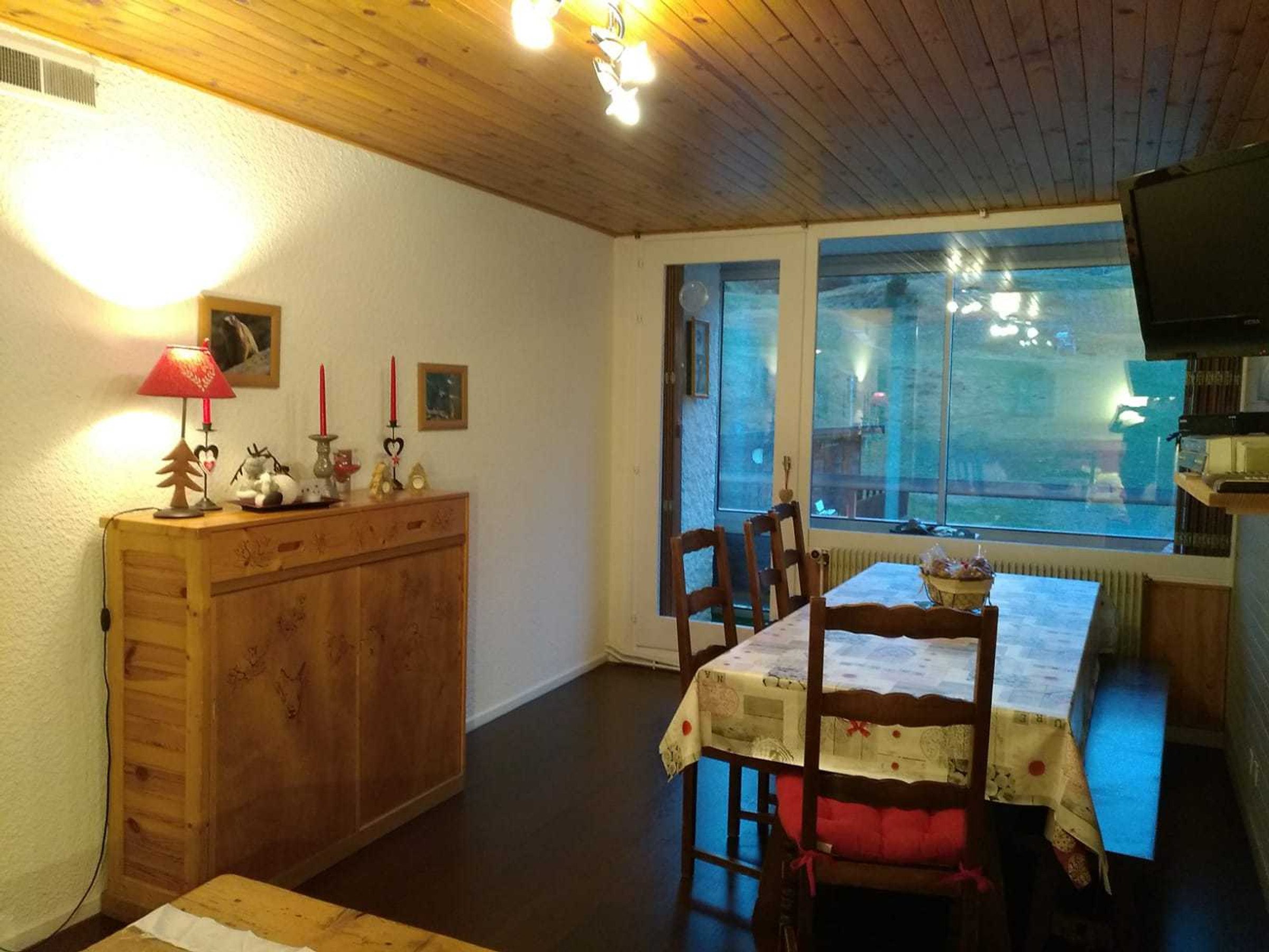 Appartement Chamrousse, 2 pièces, 6 personnes - Appartement 41m² 2 P+C avec Loggia au Pied des Pistes FR-1-549-54 - Chamrousse