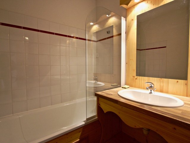 Bel appartement 2 pièces + cabine, proche pistes avec grande terrasse, à Chamrousse 1750 FR-1-549-5 - Chamrousse