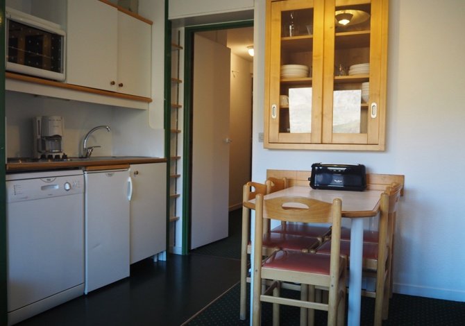 Studio 4 personnes . - Appartements Necou . - Les Menuires Reberty 2000