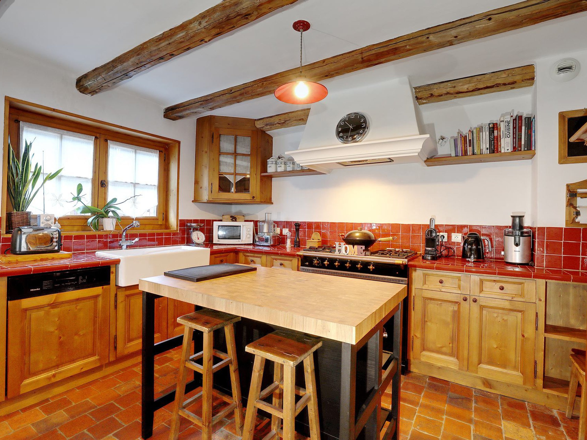Chalet mitoyen à Courchevel avec cheminée, parking et WIFI FR-1-575-119