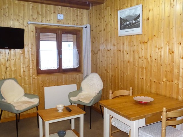Appartement rénové 2 pièces pour 4 personnes aux Gets, proche pistes, parking et WiFi inclus FR-1-80 - Les Gets