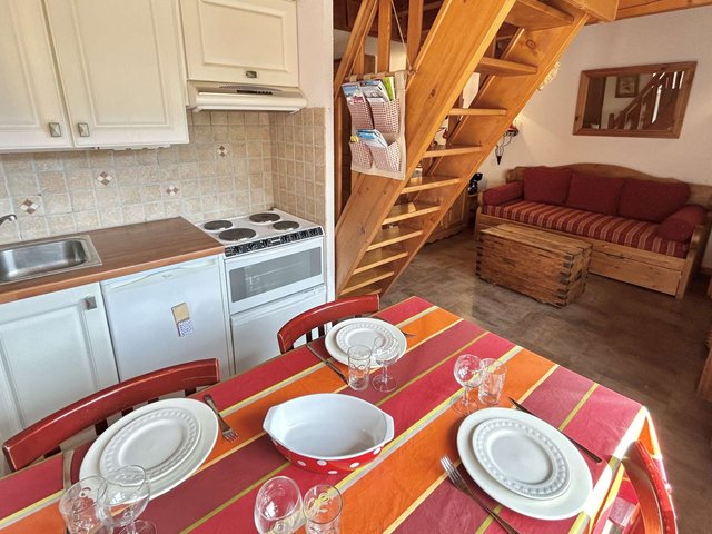Studio Cabine + Mezzanine avec Balcon et Parking à Demi-Quartier FR-1-597-180 - Megève