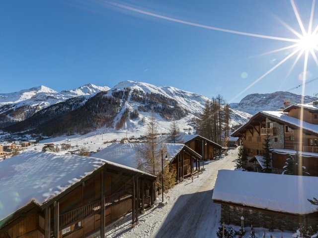 Résidence EMERAUDE - CARATS - Val d’Isère Centre