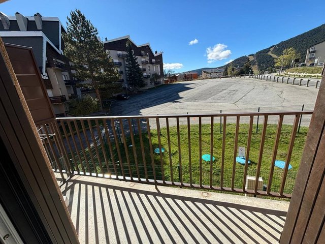 Studio cabine fonctionnel avec balcon aux Angles FR-1-593-115 - Les Angles