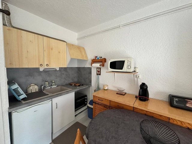 Studio cabine fonctionnel avec balcon aux Angles FR-1-593-115 - Les Angles