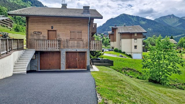 Chalet Chalet Ecureuil ECR CHARMING & NATURE 5 Pers. - Châtel