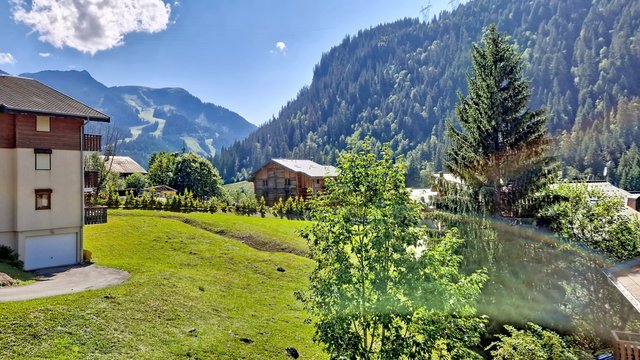 Chalet Chalet Ecureuil ECR CHARMING & NATURE 5 Pers. - Châtel