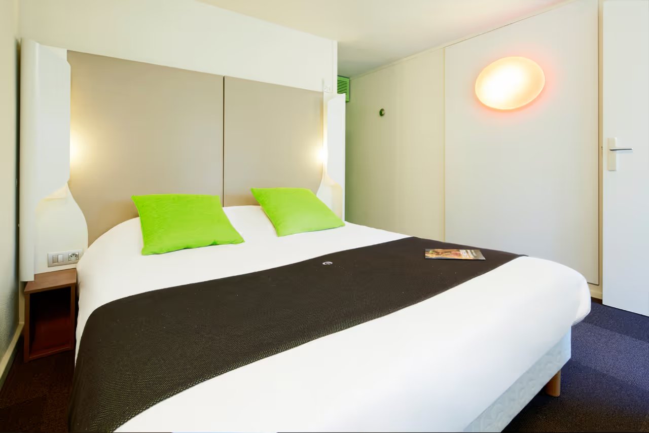 Chambre Classique 1 à 2 Personnes - Hôtel Campanile Nouvelle Génération *** - Chasseneuil du Poitou - Futuroscope