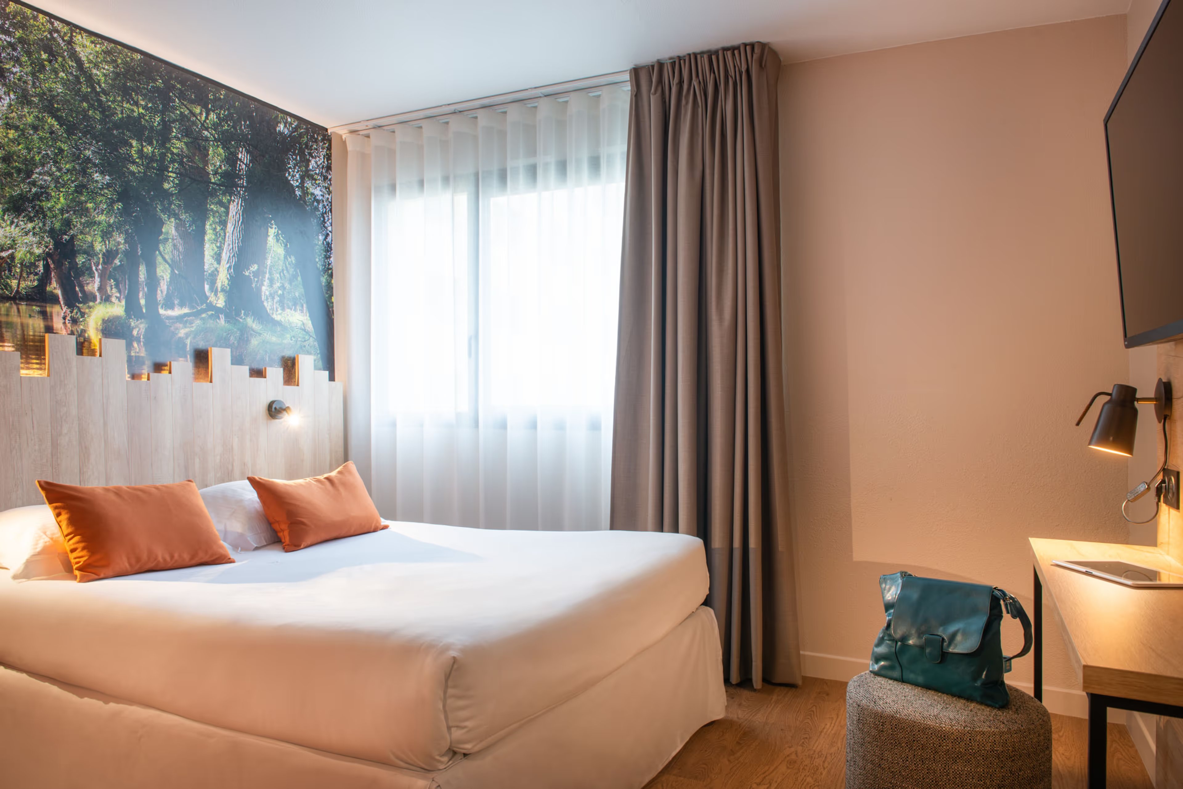 Chambre Classique 1 à 2 Personnes - Hôtel Altéora *** - Chasseneuil du Poitou - Futuroscope