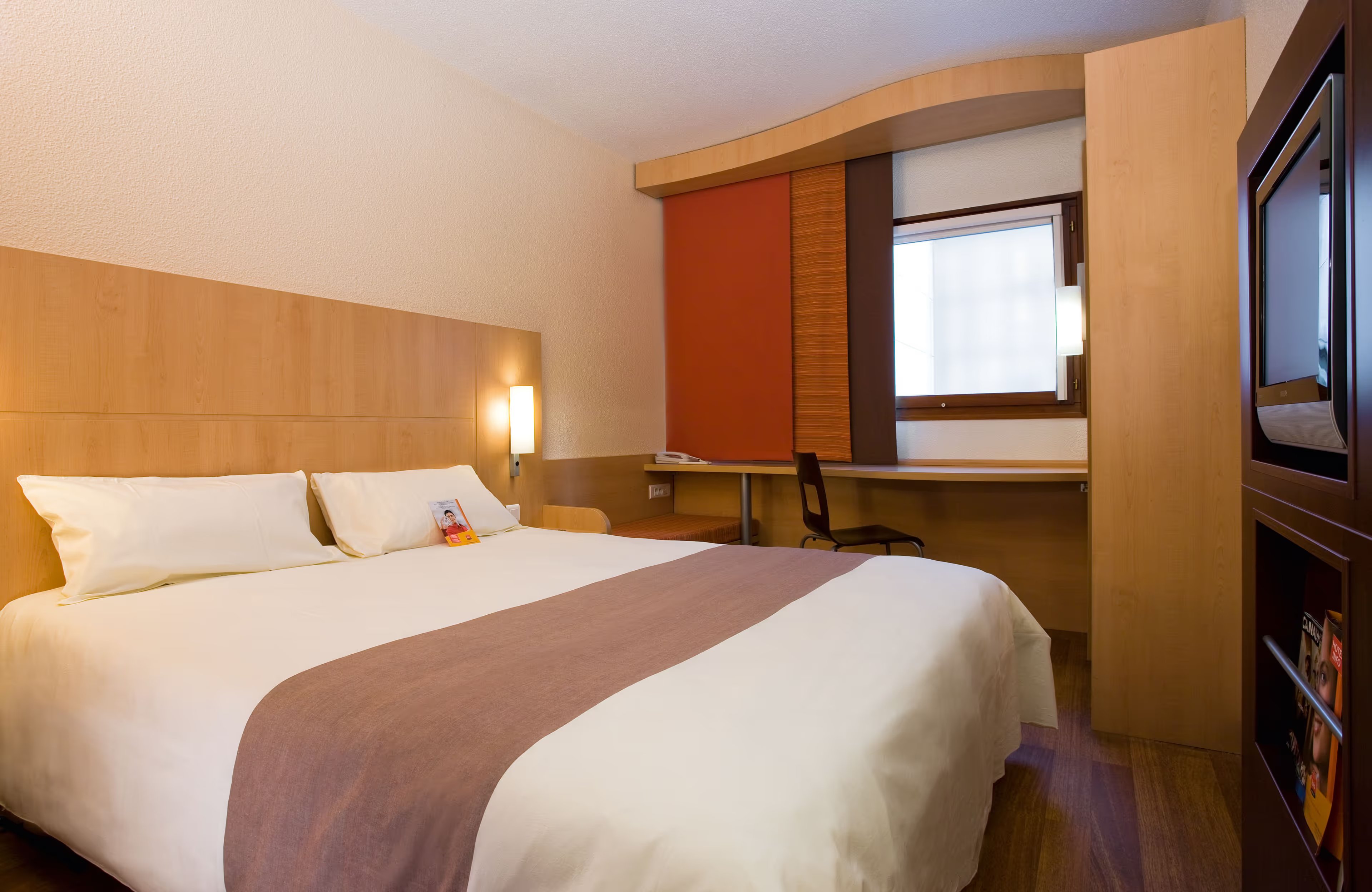 Chambre Classique 1 à 2 Personnes - Hôtel Ibis *** - Chasseneuil du Poitou - Futuroscope