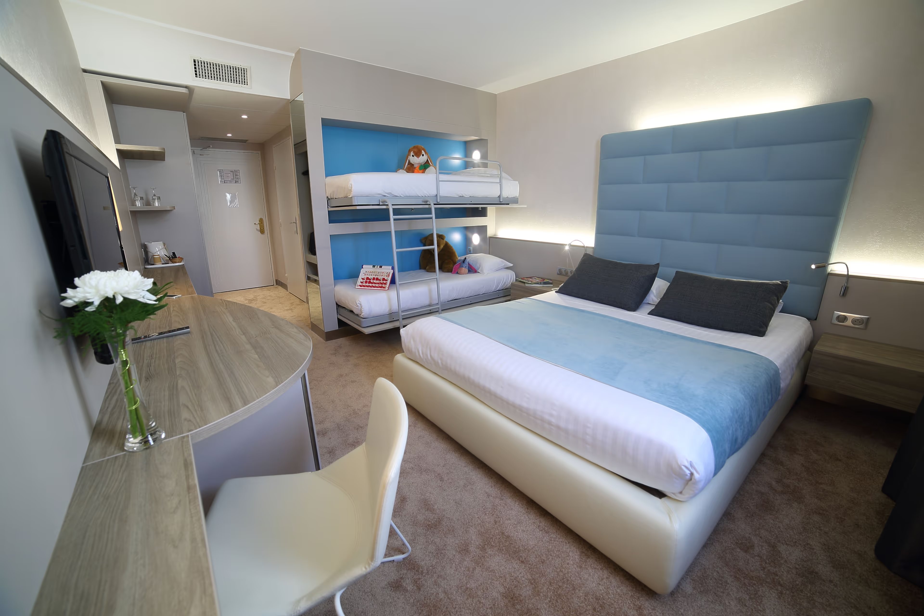Chambre Premium 3 à 4 Personnes - Hôtel Plaza **** - Chasseneuil du Poitou - Futuroscope