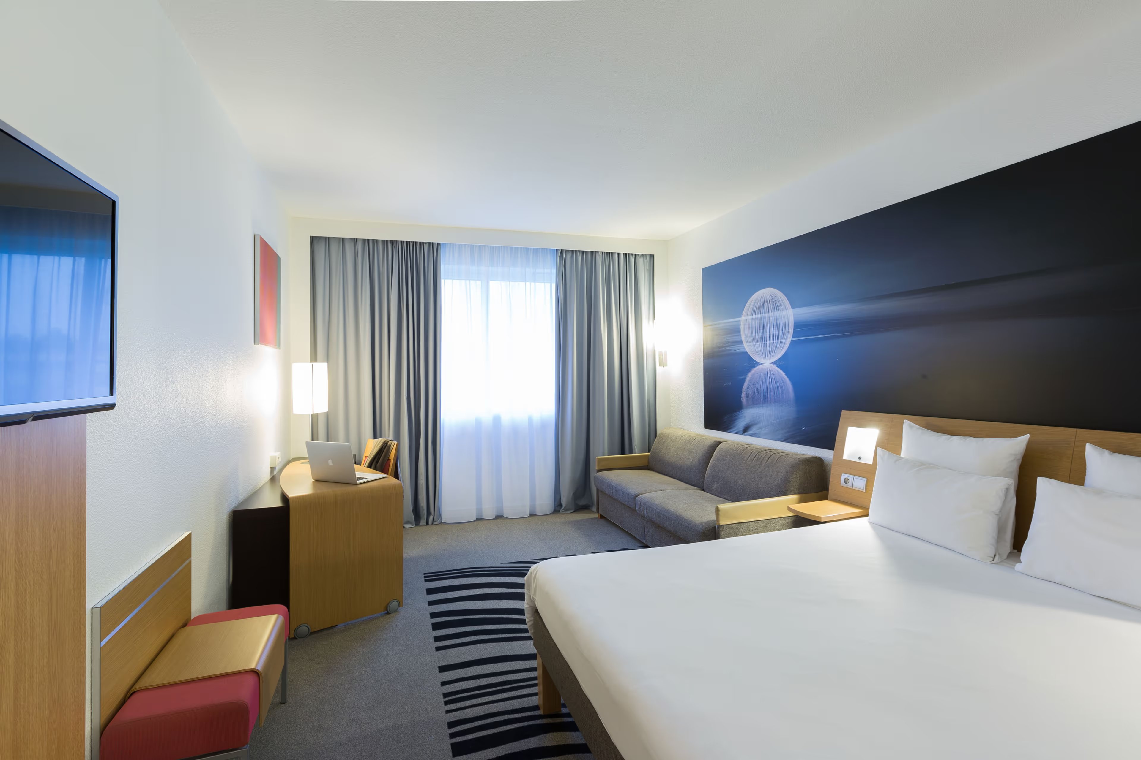 Chambre Classique 1 à 3 Personnes - Hôtel Novotel **** - Chasseneuil du Poitou - Futuroscope