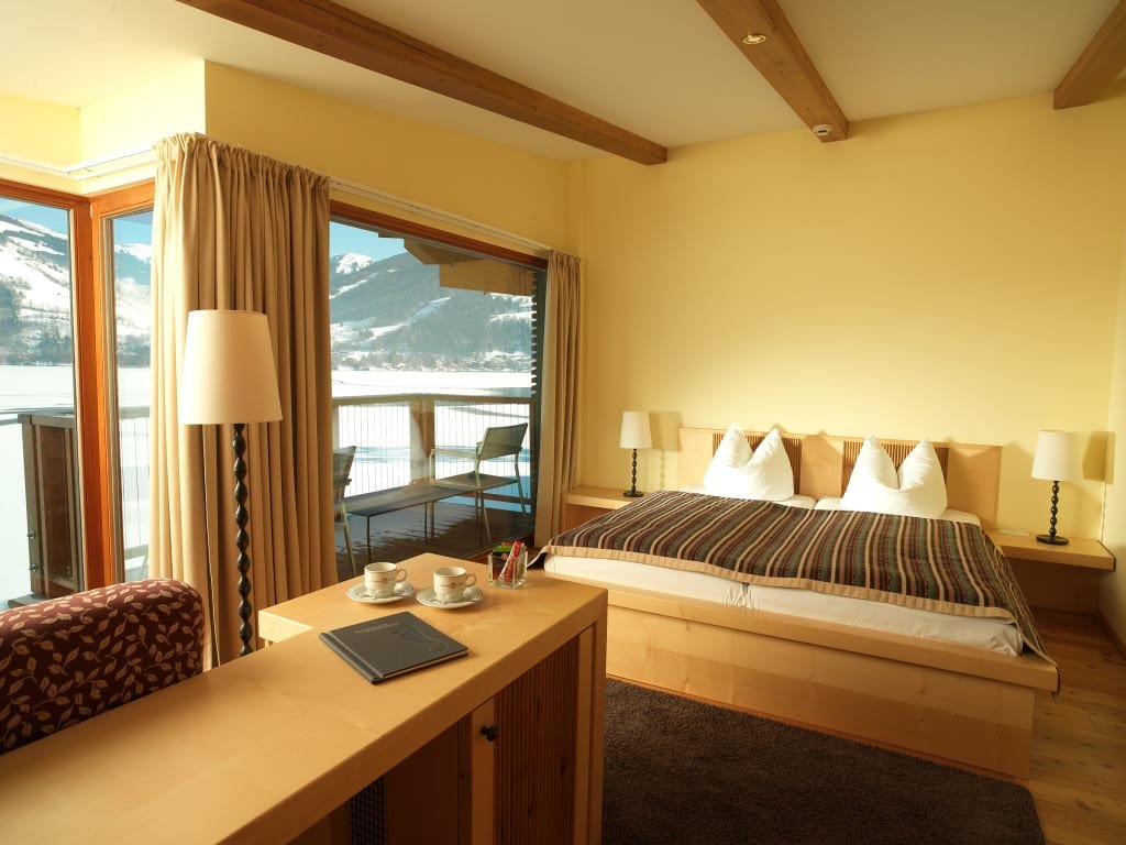 Standard Triple Room balcony 'Lake Paradise Standard' - halfboard - Seevilla Freiberg - Zell am See