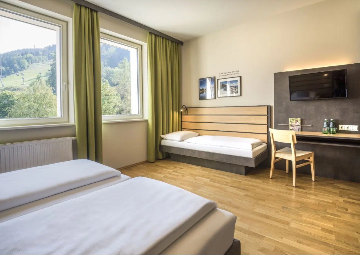 Standard Family Room 'TYP 3' - halfboard - JUFA Hotel Schladming - Schaldming 