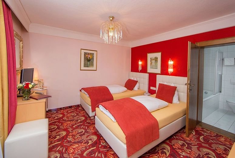 Standard Double Room - halfboard - Berger's Sporthotel - Saalbach Hinterglemm