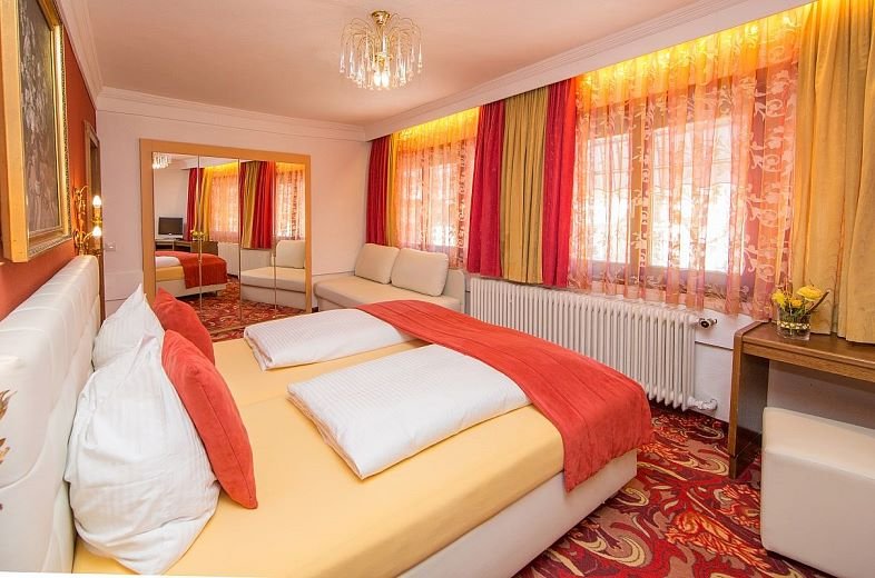 Comfort Triple Room - halfboard - Berger's Sporthotel - Saalbach Hinterglemm