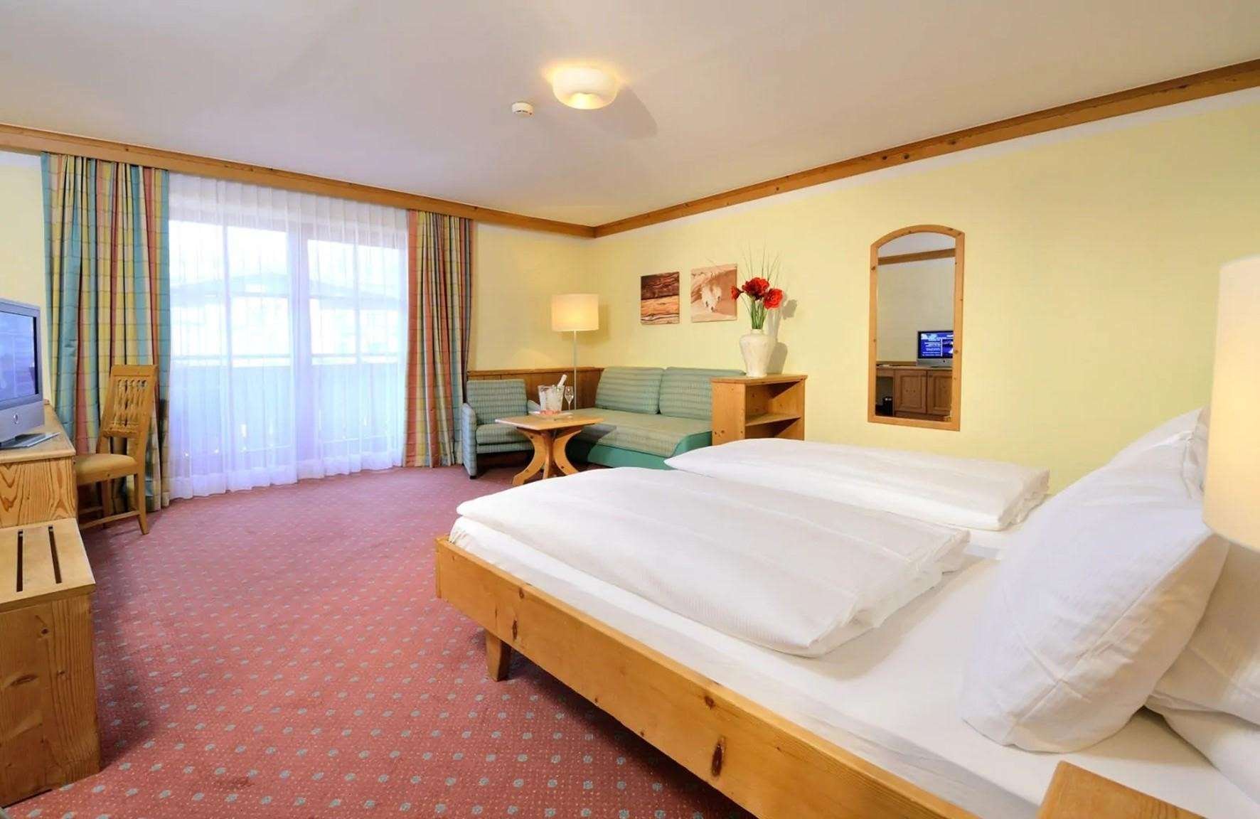 Standard Junior Suite balcony, mountain view 'Allure' with mountain view - halfboard - eva,VILLAGE - Saalbach Hinterglemm
