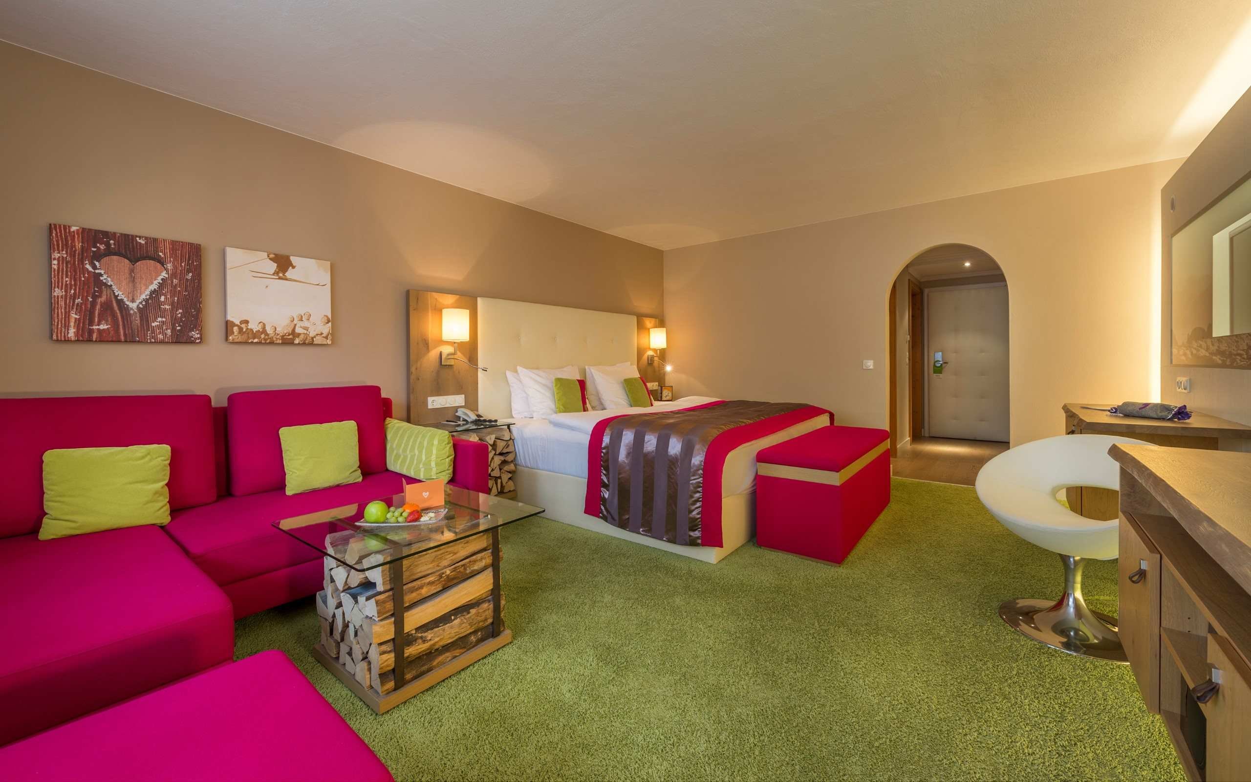 Deluxe Junior Suite balcony, mountain view 'Cristalle Paradise ST' with mountain view - eva,VILLAGE - Saalbach Hinterglemm