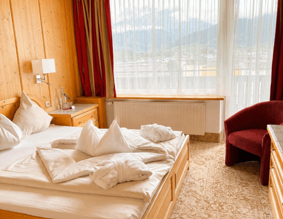 Standard Double Room 'Alpenrose' with mountain view - breakfast - Hotel Latini - Zell am See