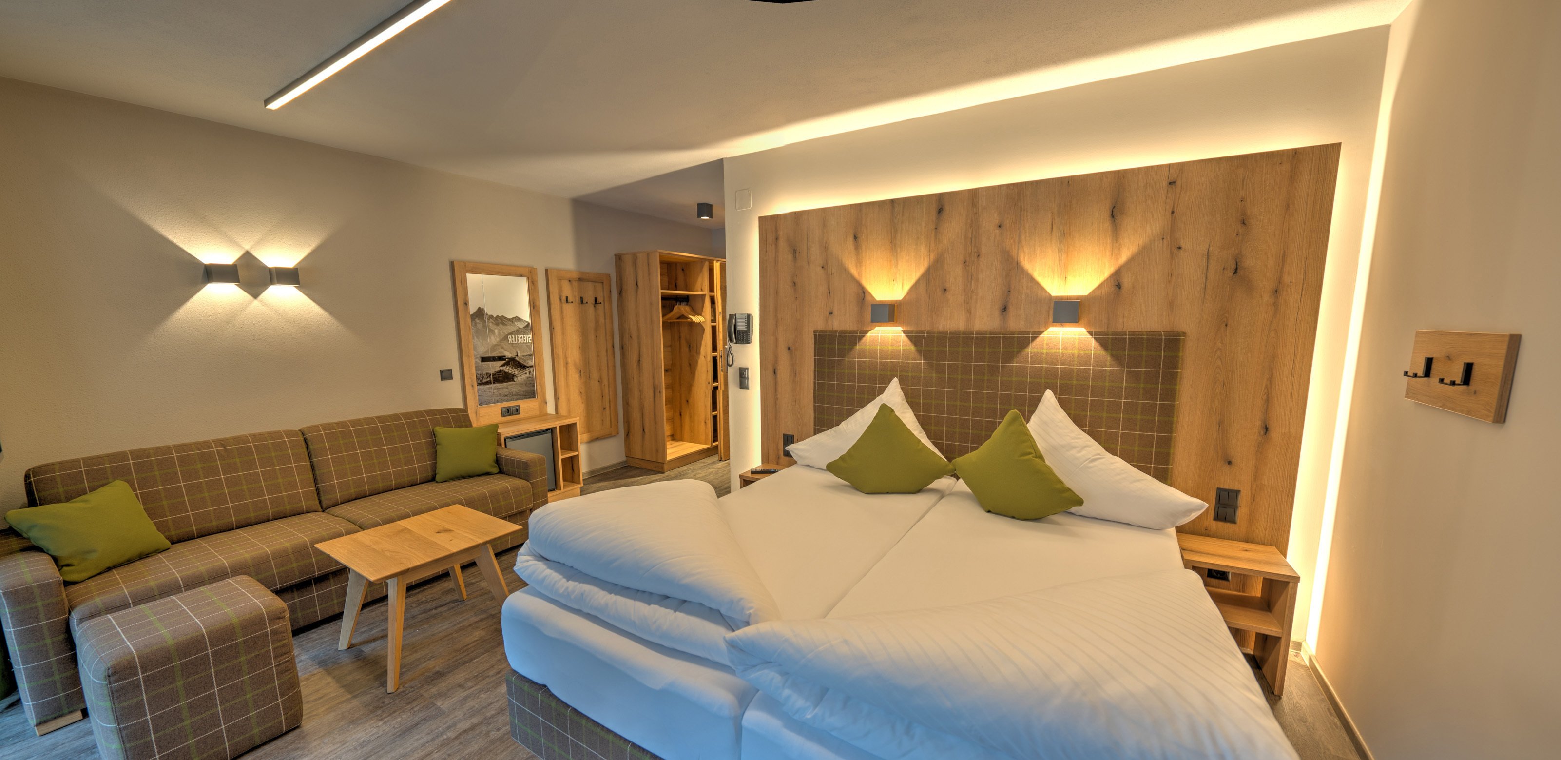 Standard Triple Room balcony - halfboard - Hotel Der Siegeler - This Lifestylehotel rocks - Mayrhofen