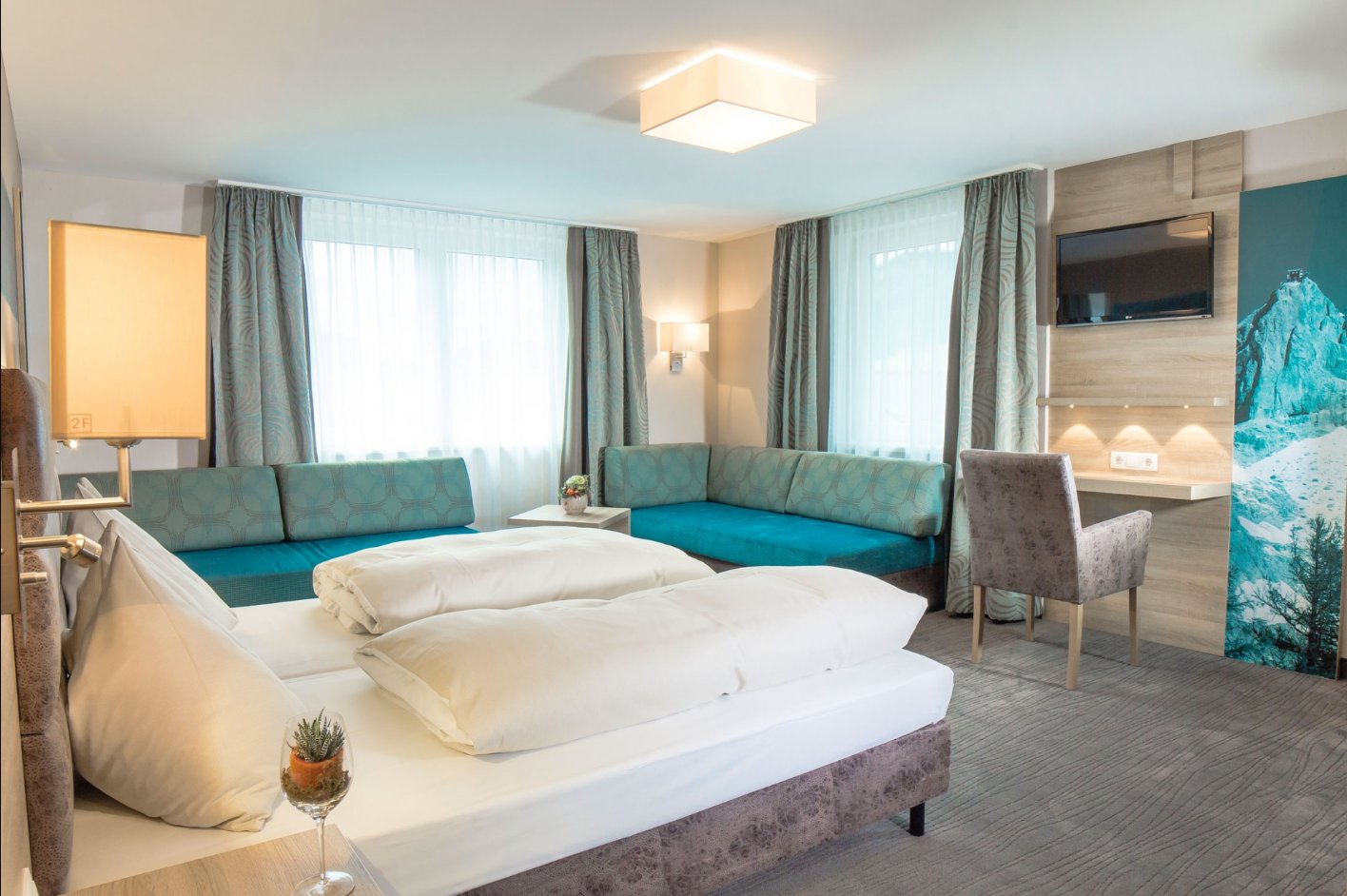 Standard Quadruple Room - halfboard - Hotel Neue Post - Schaldming 