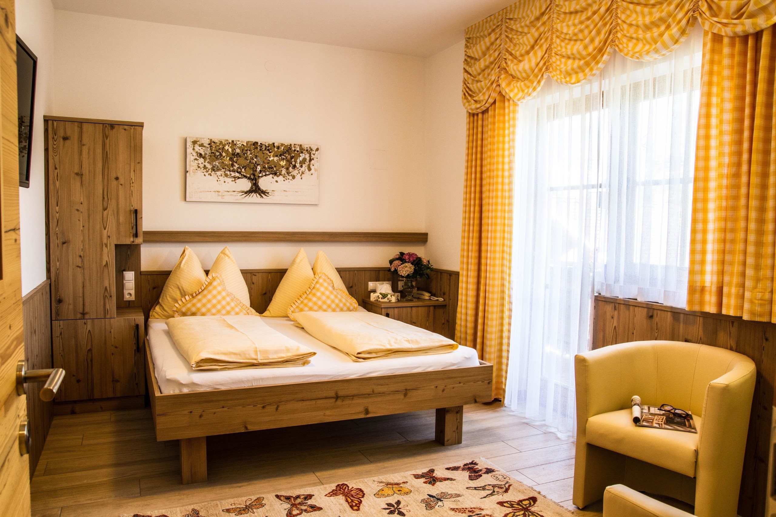 Standard Double Room balcony - breakfast - PEOPLE'S HOTEL - Kaprun