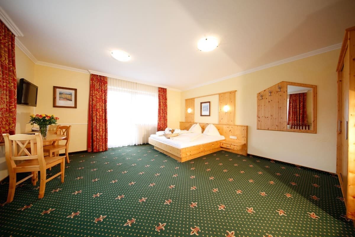 Double Room - halfboard - Gut Raunerhof - Schaldming 