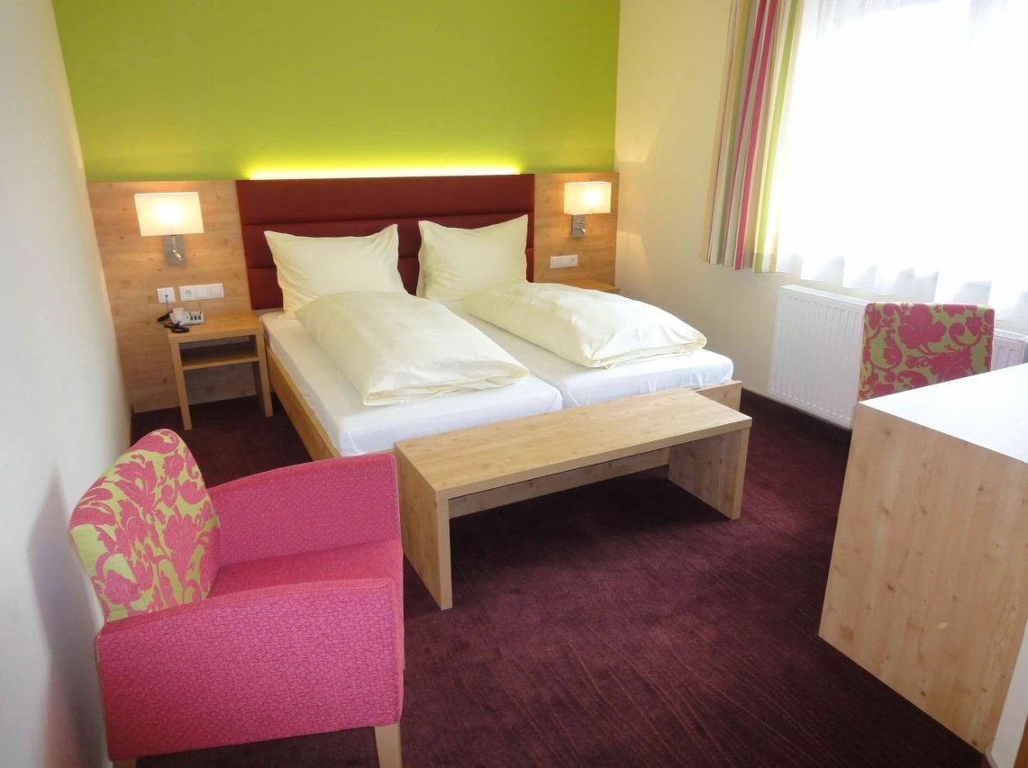 Economy Double Room - halfboard - Hotel Schladmingerhof - Schaldming 