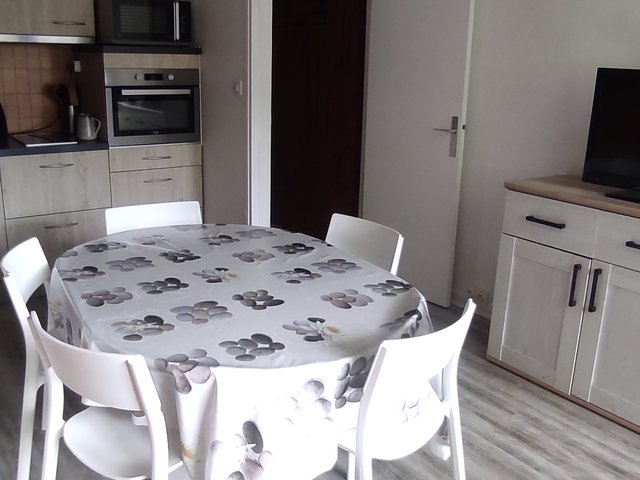 Appartement 3 pièces 6 personnes avec balcon - Super-Besse