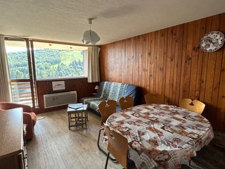 Appartement 3 pièces 8 personnes avec balcon - Super-Besse