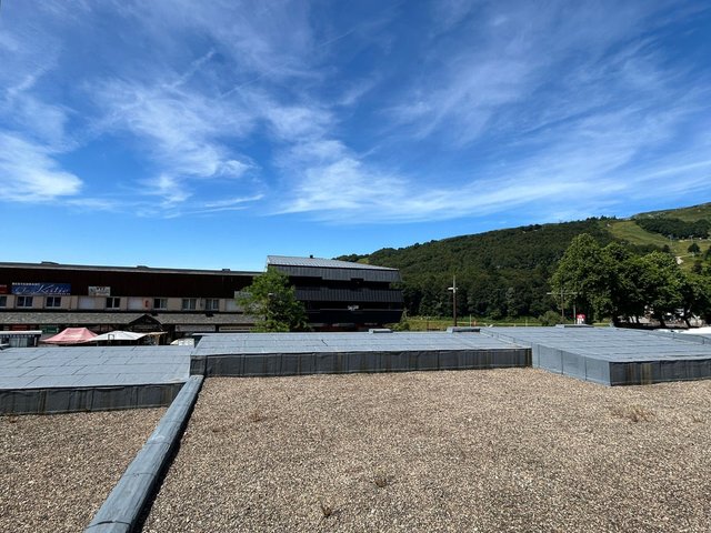 Studio 4 personnes avec terrasse - Super-Besse