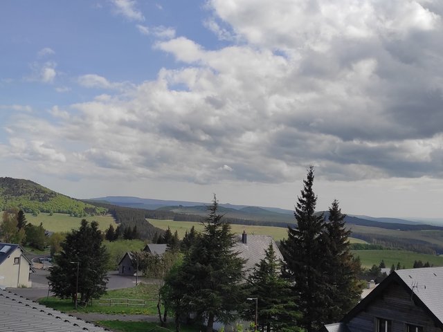 Appartement 3 pièces 6 personnes avec balcon - Super-Besse
