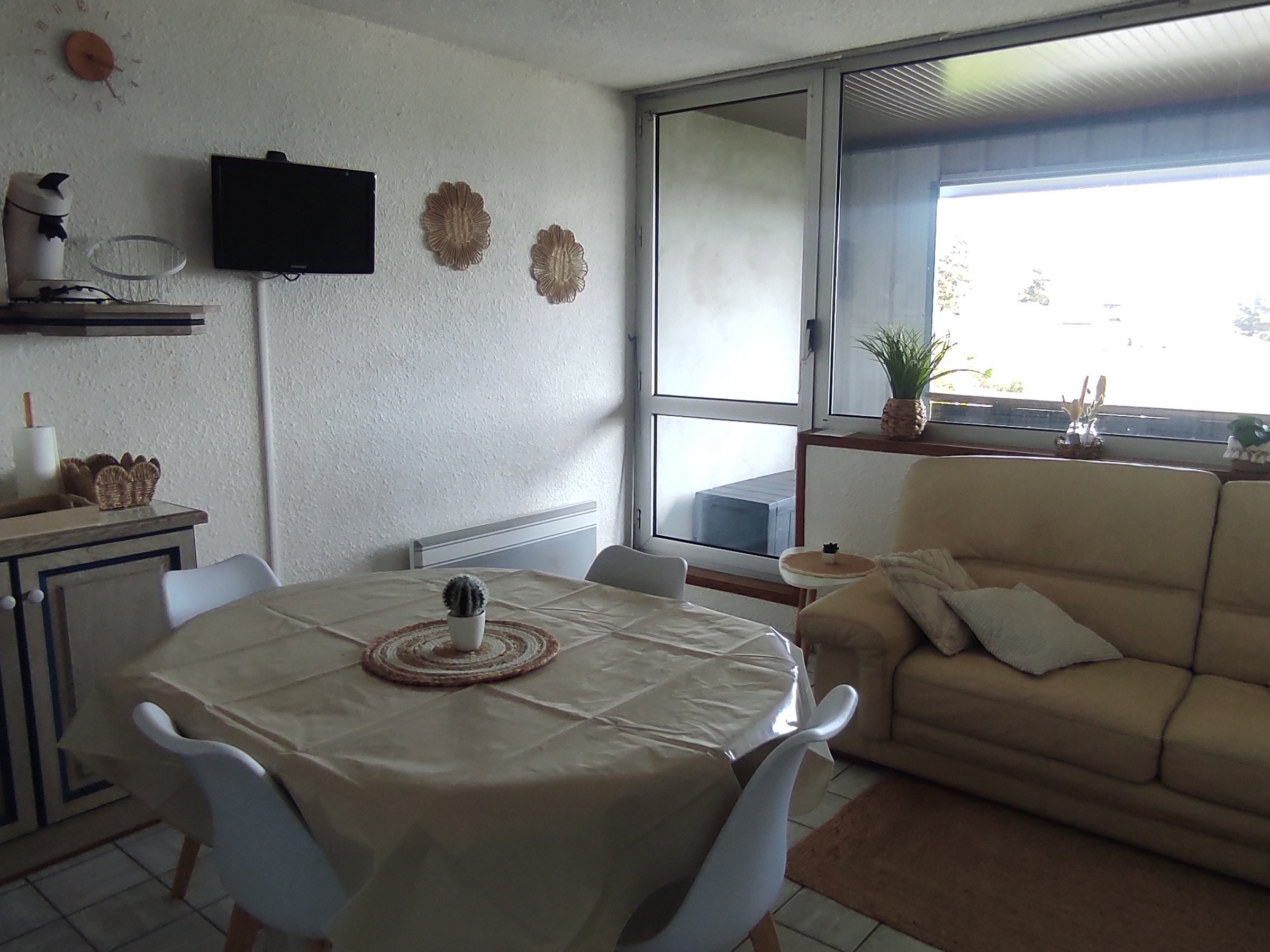 Appartement 3 pièces 6 personnes avec balcon - Appartement 3 pièces 6 personnes avec balcon - Super-Besse
