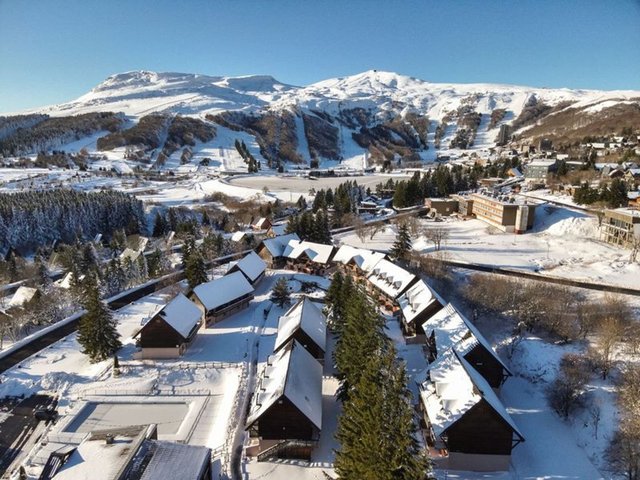 Appartement 3 pièces 6 personnes avec balcon - Super-Besse