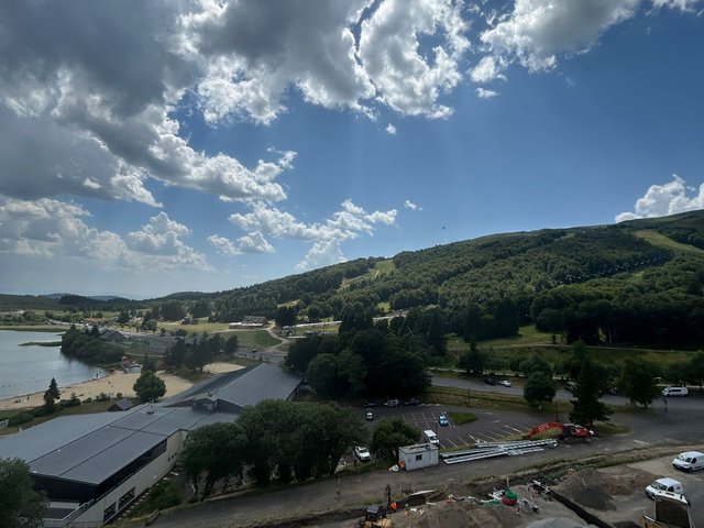 Appartement 3 pièces 6 personnes avec balcon - Super-Besse