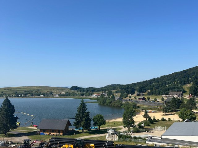 Appartement 2 pièces 6 personnes avec terrasse - Super-Besse