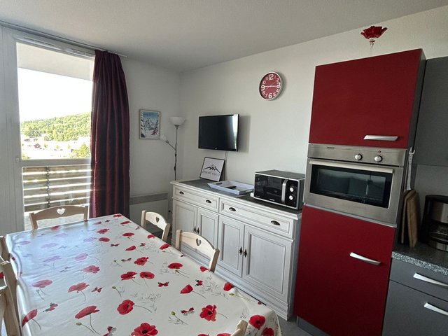 Appartement 2 pièces 6 personnes avec terrasse - Super-Besse