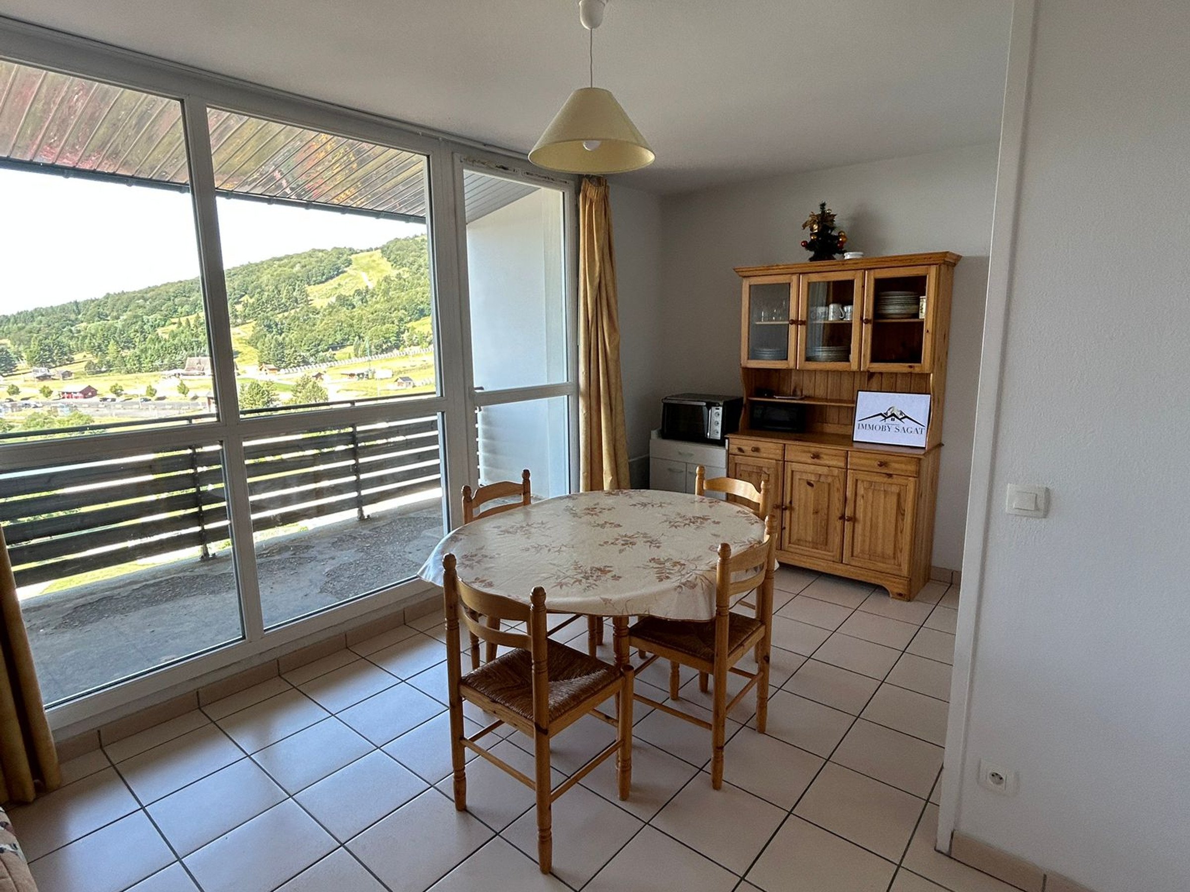 Appartement 2 pièces 6 personnes avec balcon - Appartement 2 pièces 6 personnes avec balcon - Super-Besse