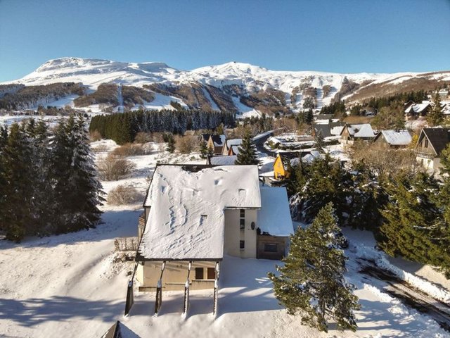 Appartement 3 pièces 6 personnes avec balcon - Super-Besse