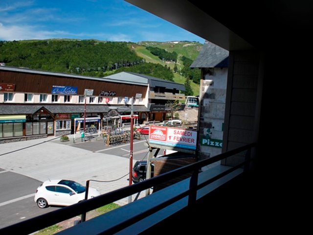 Appartement 3 pièces 6 personnes avec terrasse - Super-Besse