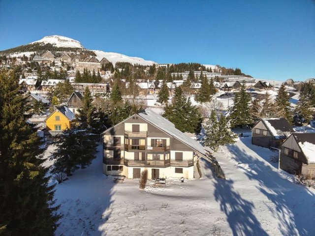 Studio 5 personnes avec balcon - Super-Besse