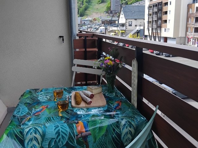 Studio 5 personnes avec balcon - Super-Besse