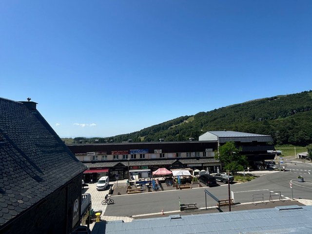 Appartement 2 pièces 6 personnes avec terrasse - Super-Besse