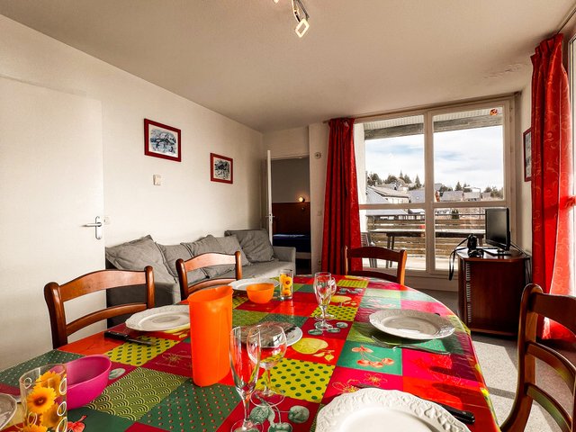 Appartement 3 pièces 7 personnes avec balcon - Super-Besse