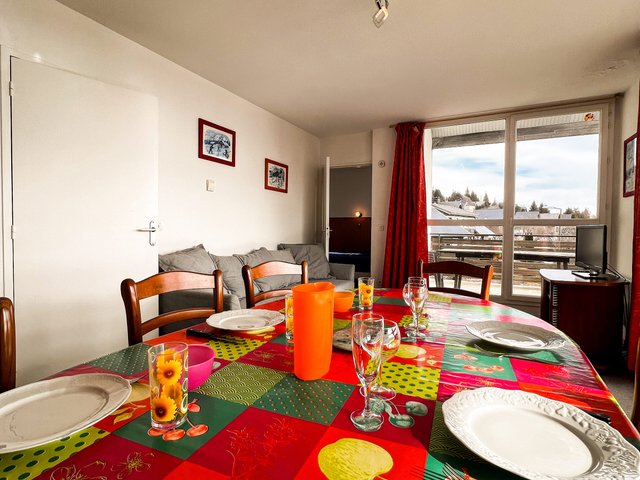 Appartement 3 pièces 7 personnes avec balcon - Super-Besse