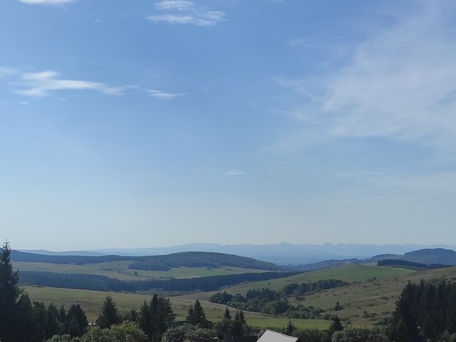 Studio 4 personnes avec terrasse - Super-Besse