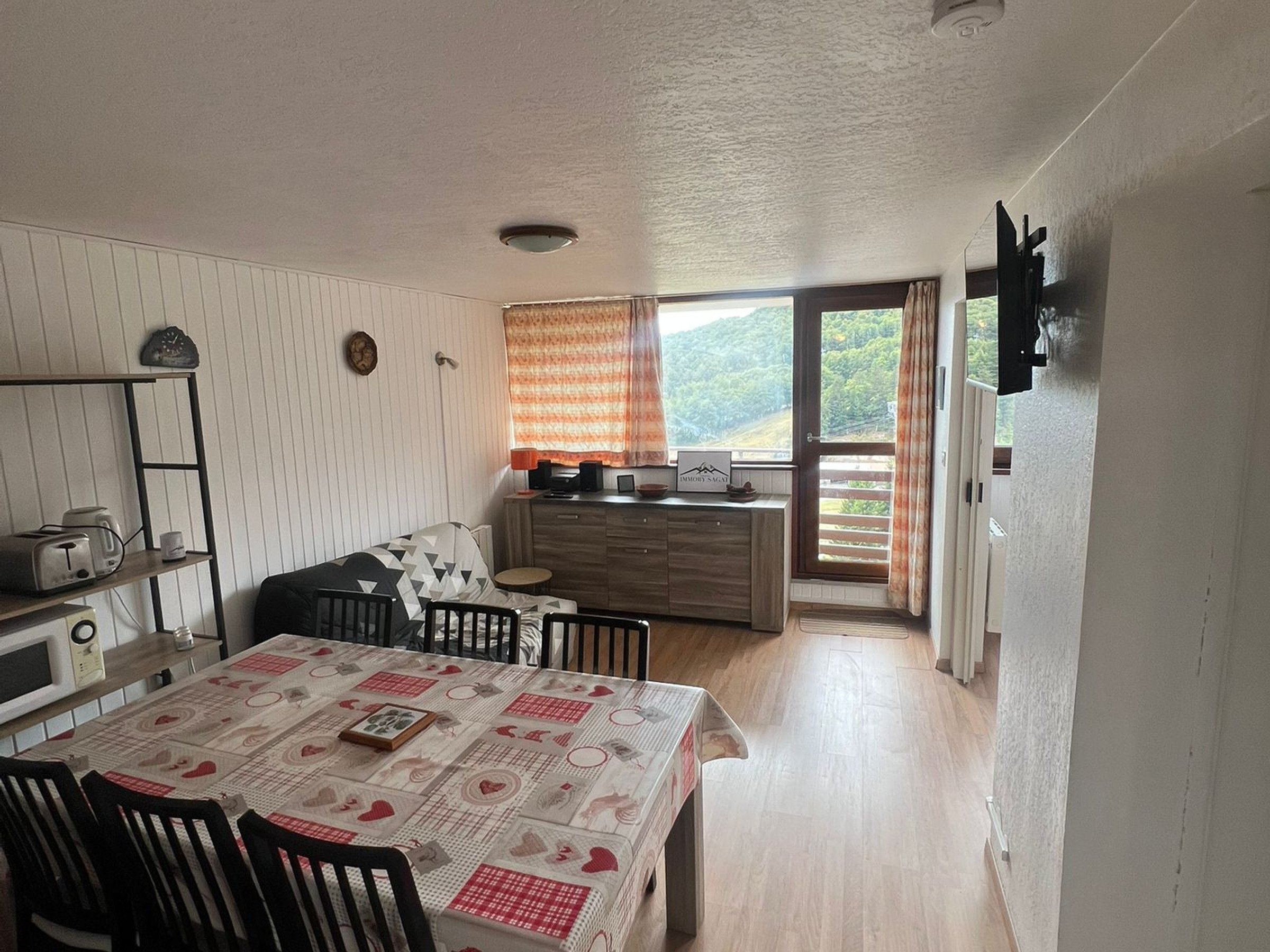 Appartement 3 pièces 6 personnes avec balcon - Appartement 3 pièces 6 personnes avec balcon - Super-Besse